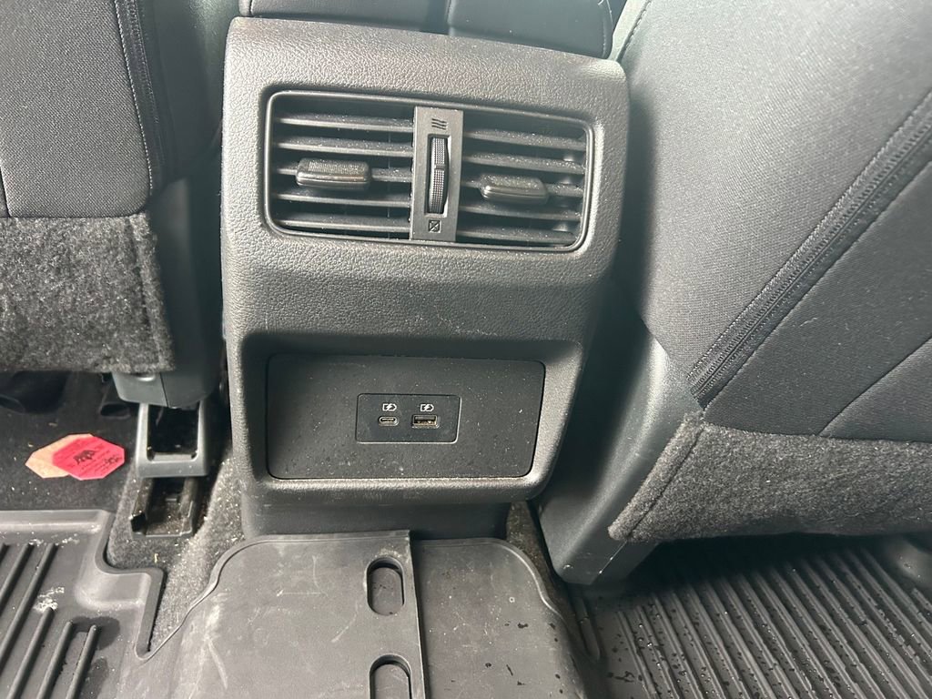 Used 2023 Nissan Rogue SV image 12