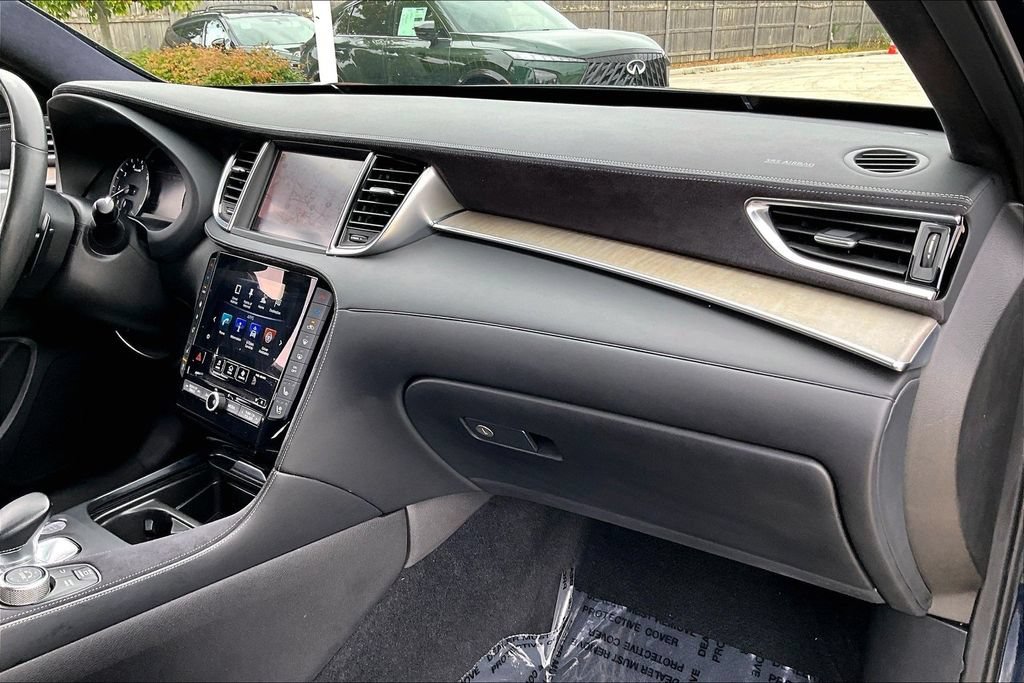 Certified 2019 INFINITI QX50 Essential w/ Sensory Package AWD/4WD image 25