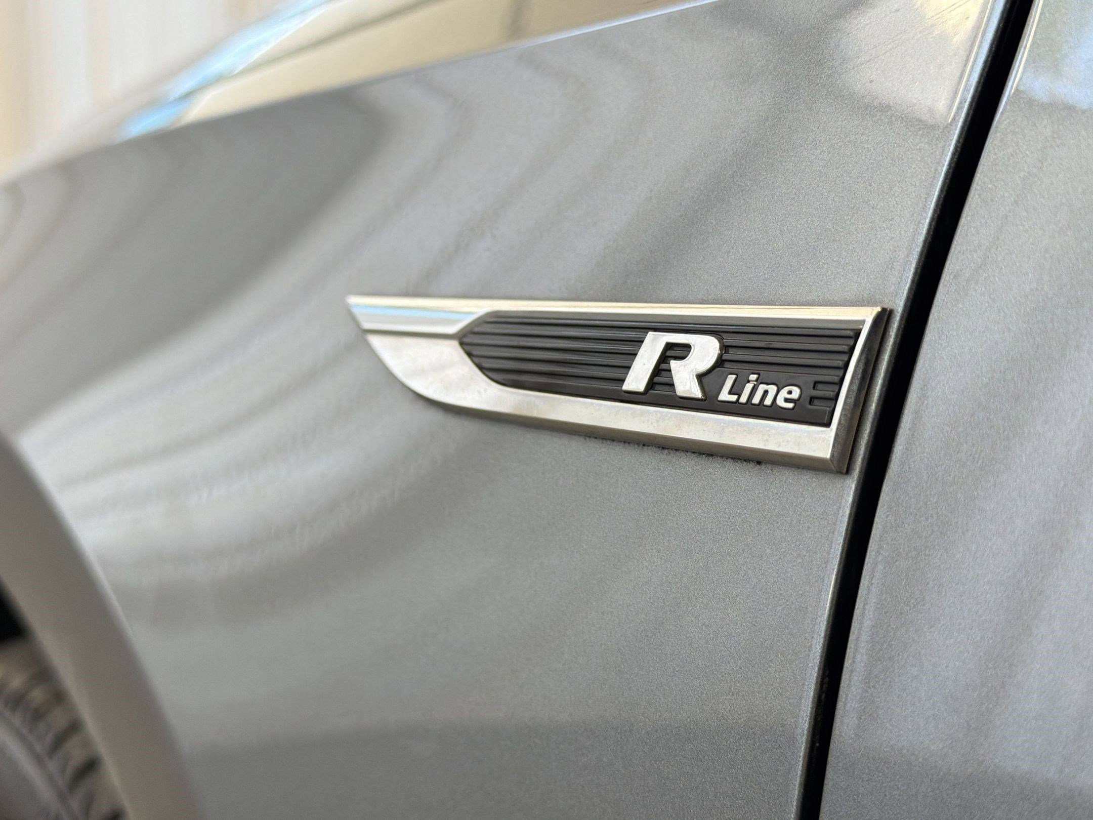 Used 2018 Volkswagen Passat 2.0T R-Line image 33