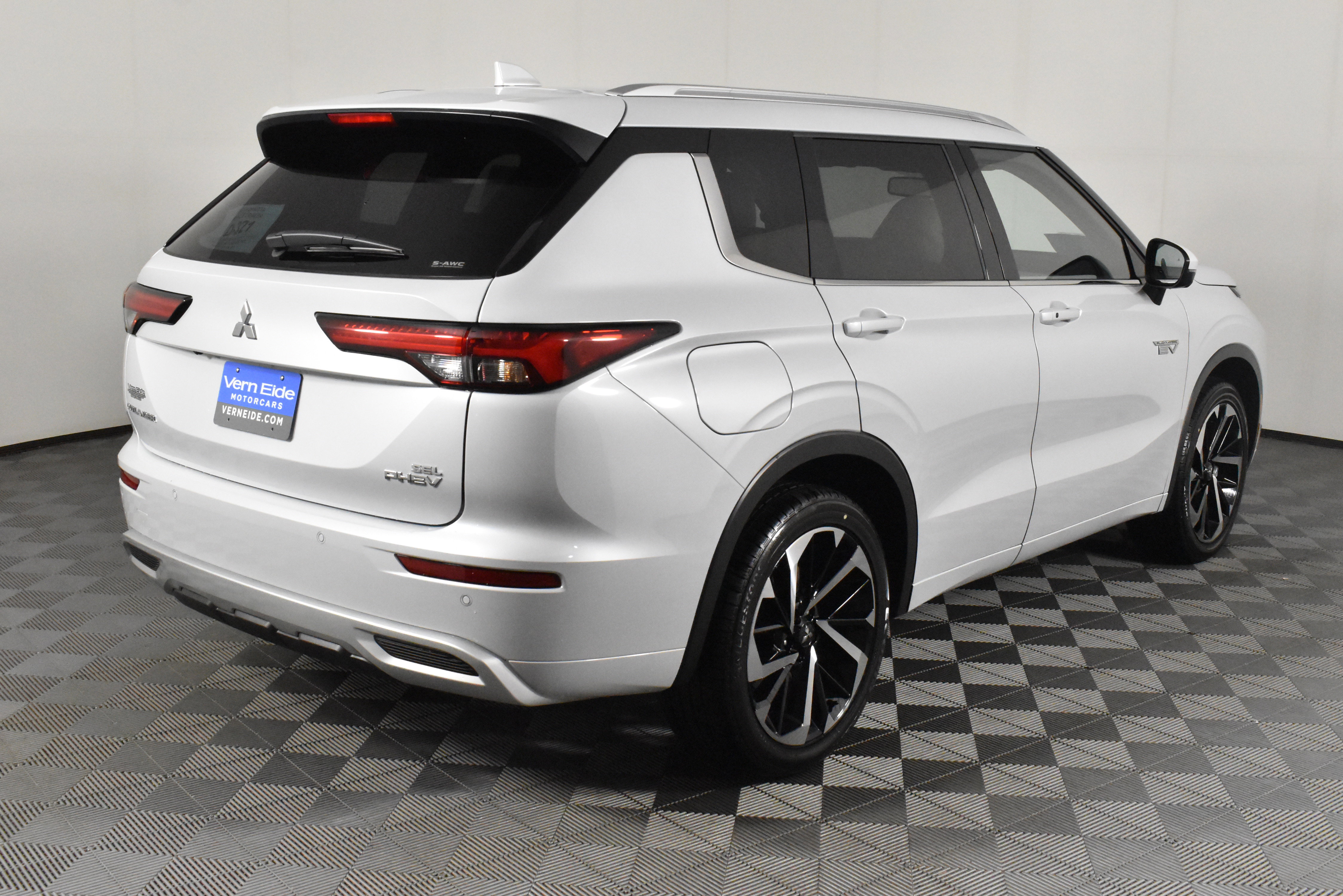 New 2025 Mitsubishi Outlander SEL image 6