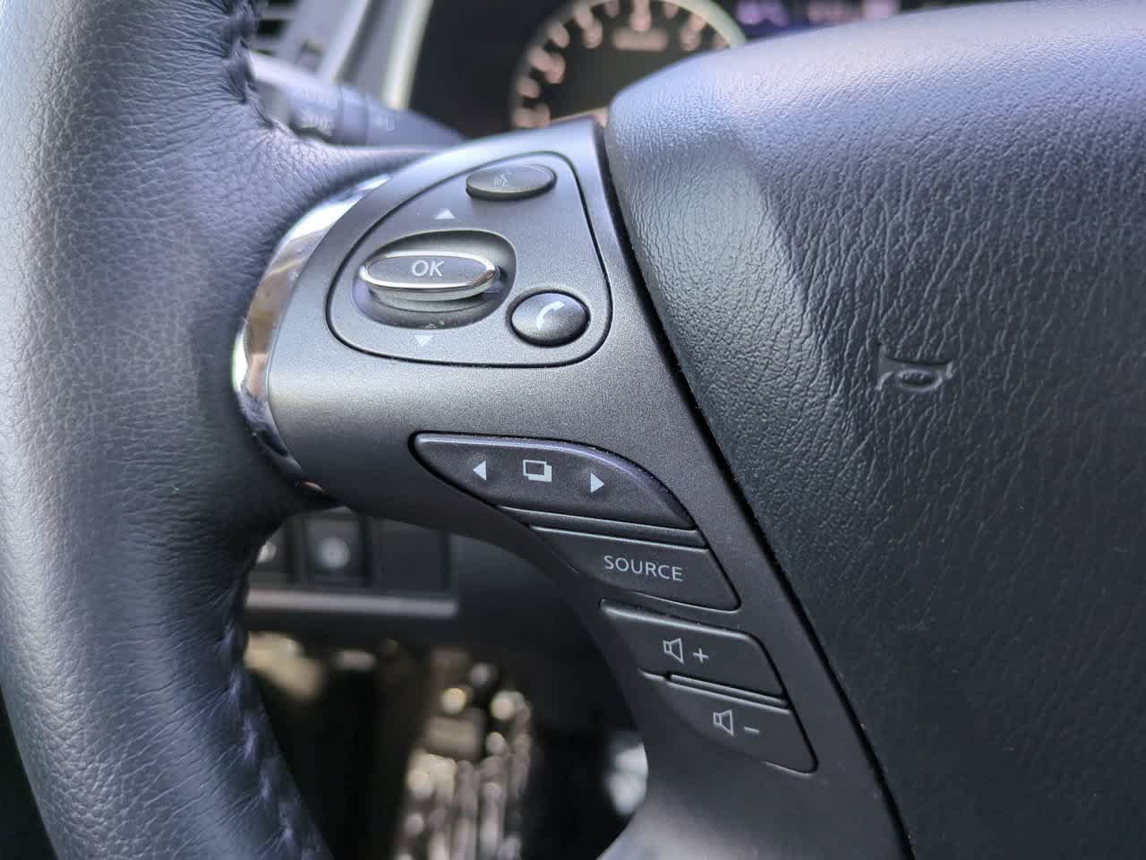 Used 2024 Nissan Murano SL FWD image 25