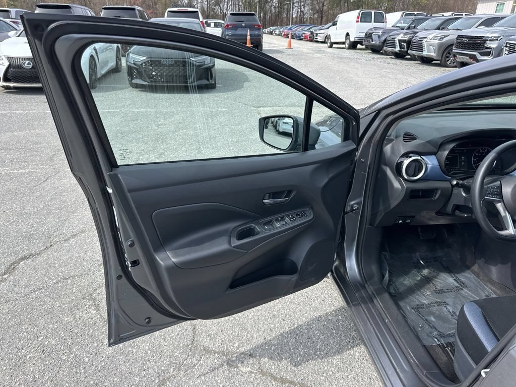 Used 2025 Nissan Versa SV FWD image 20