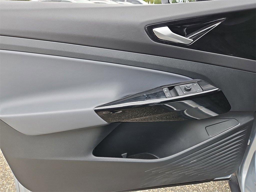 Used 2022 Volkswagen ID.4 Pro image 13