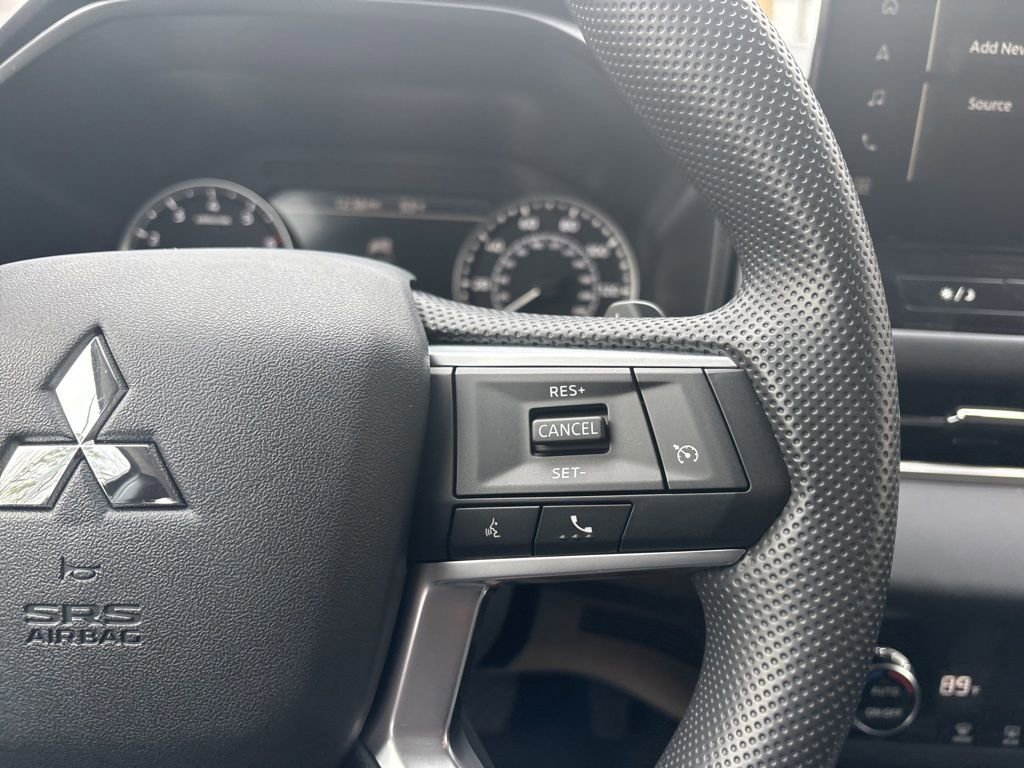 New 2026 Mitsubishi Outlander ES AWD/4WD image 17