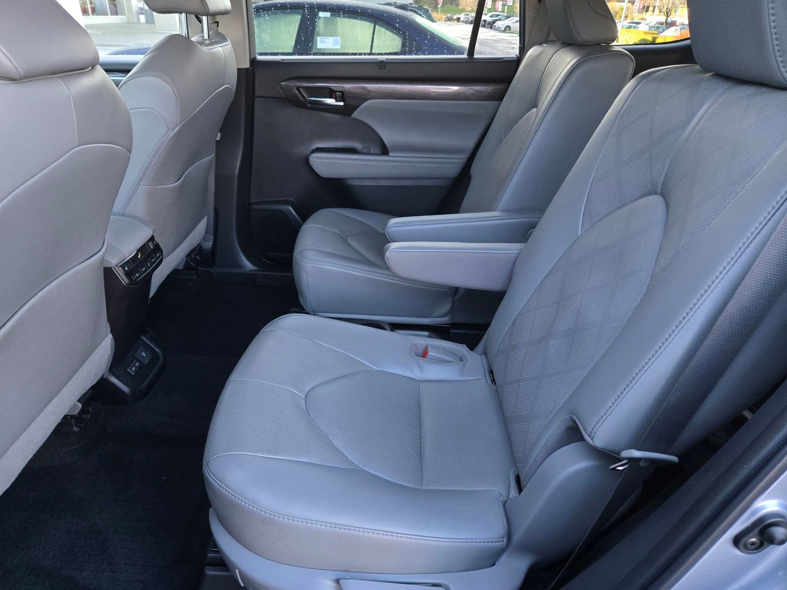 Certified 2022 Toyota Highlander Platinum image 11