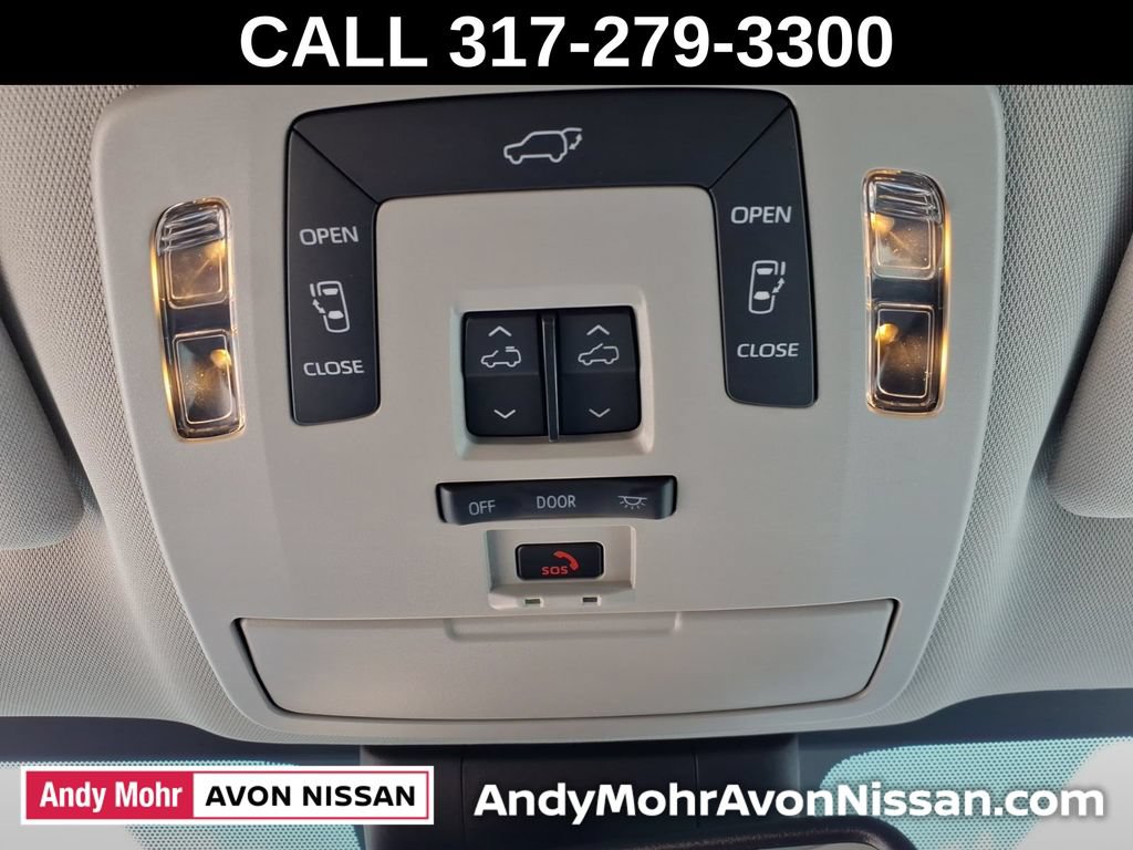 Used 2025 Toyota Sienna XLE FWD image 37