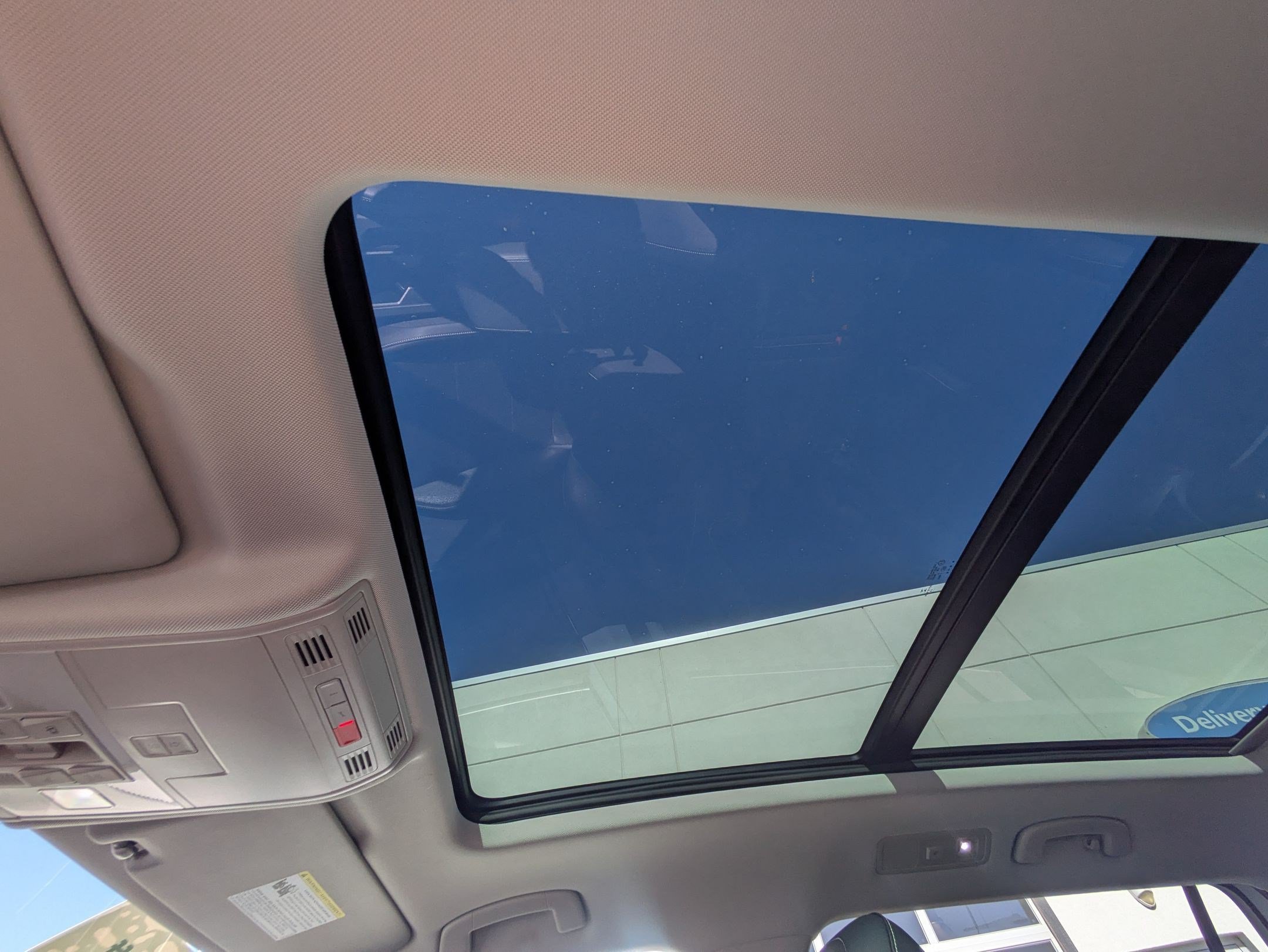 Used 2021 Volkswagen Tiguan SE w/ Panoramic Sunroof Package AWD/4WD image 19
