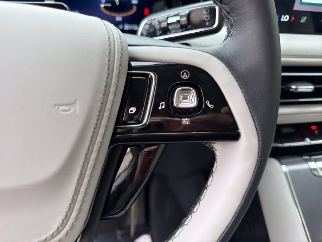New 2027 Lincoln Aviator AWD image 29