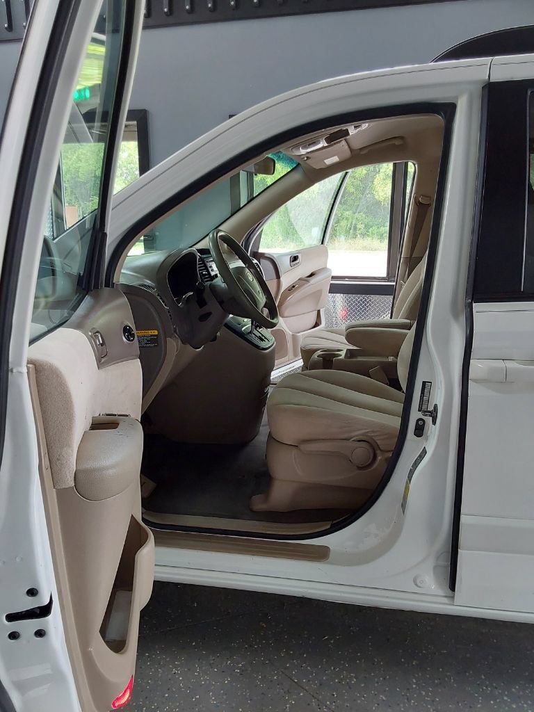 Used 2008 Kia Sedona LX FWD image 13