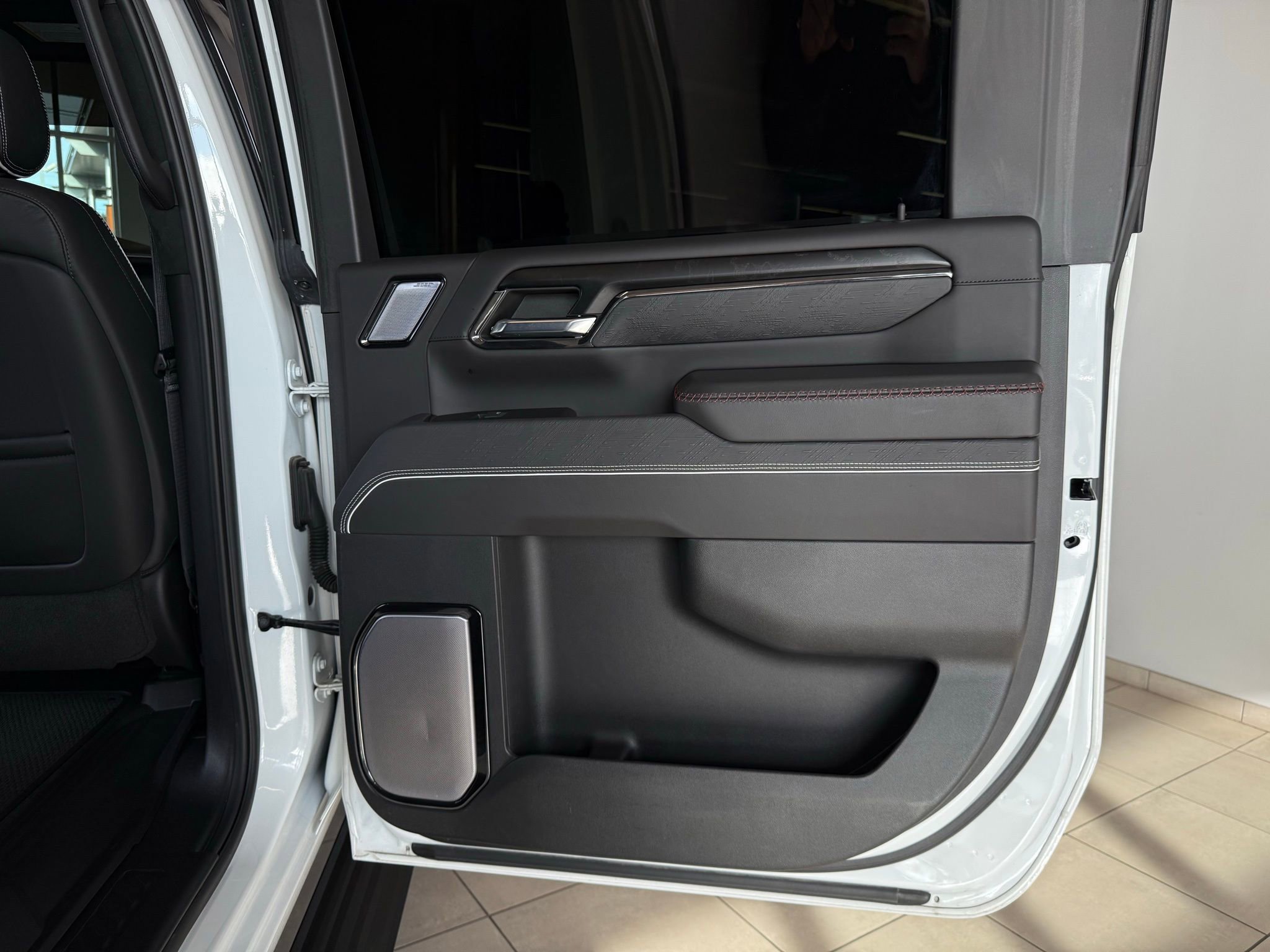 Used 2024 GMC Sierra 2500 AT4X image 35