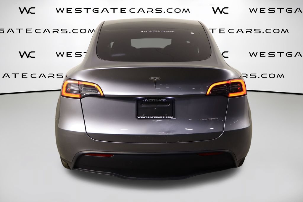 Used 2024 Tesla Model Y Long Range AWD/4WD image 4