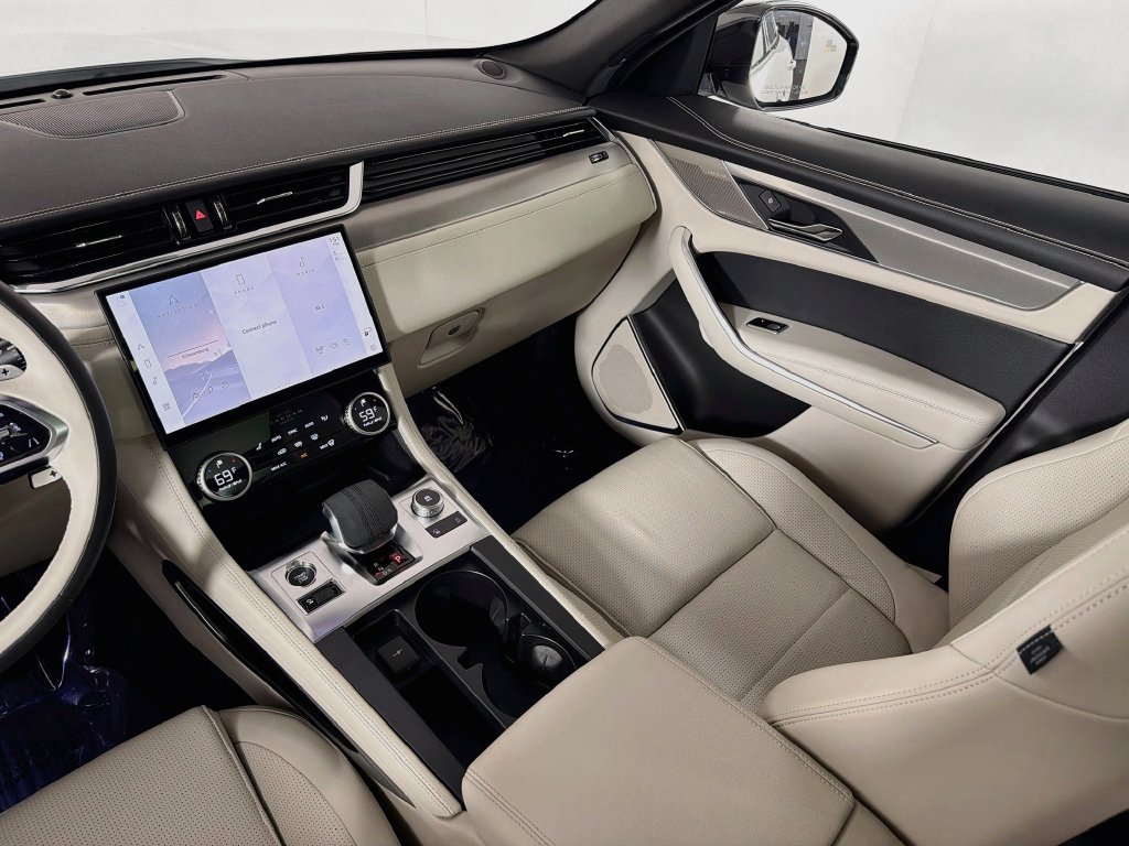 Certified 2026 Jaguar F-PACE R-Dynamic S AWD/4WD image 25