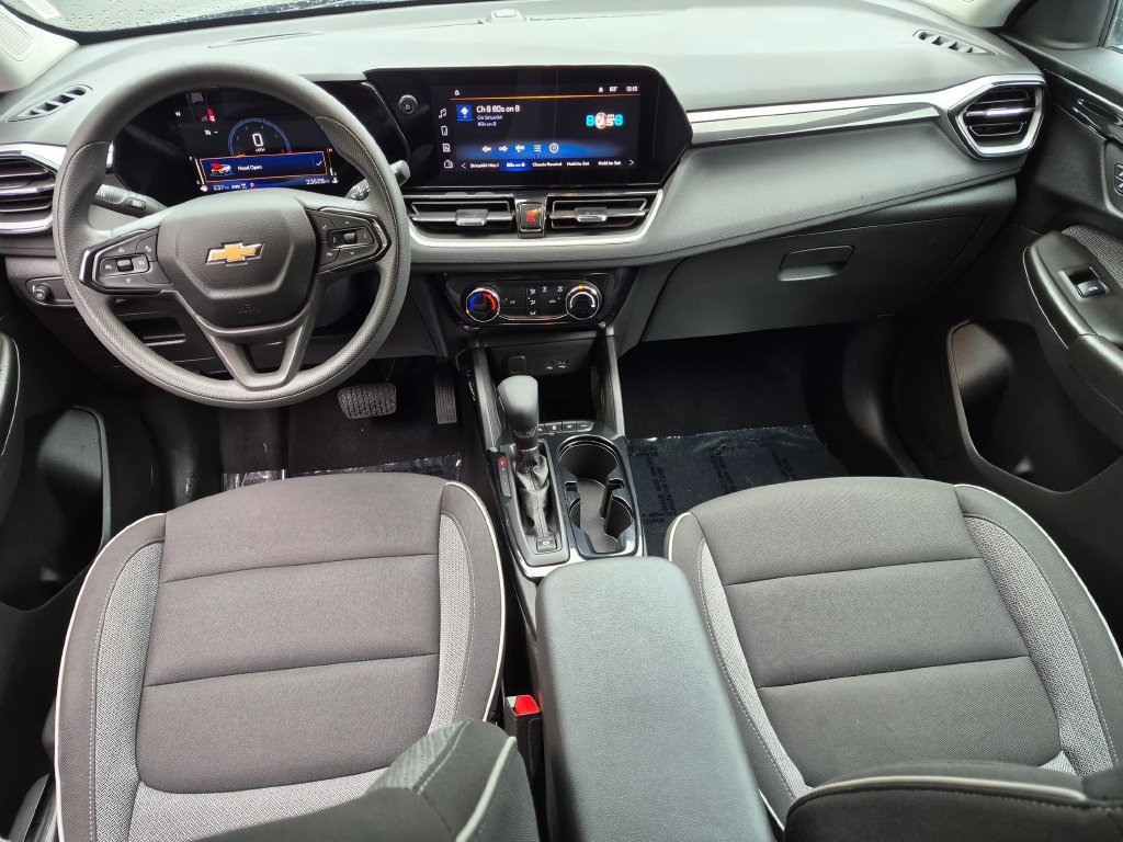 Used 2025 Chevrolet TrailBlazer LT AWD/4WD image 23