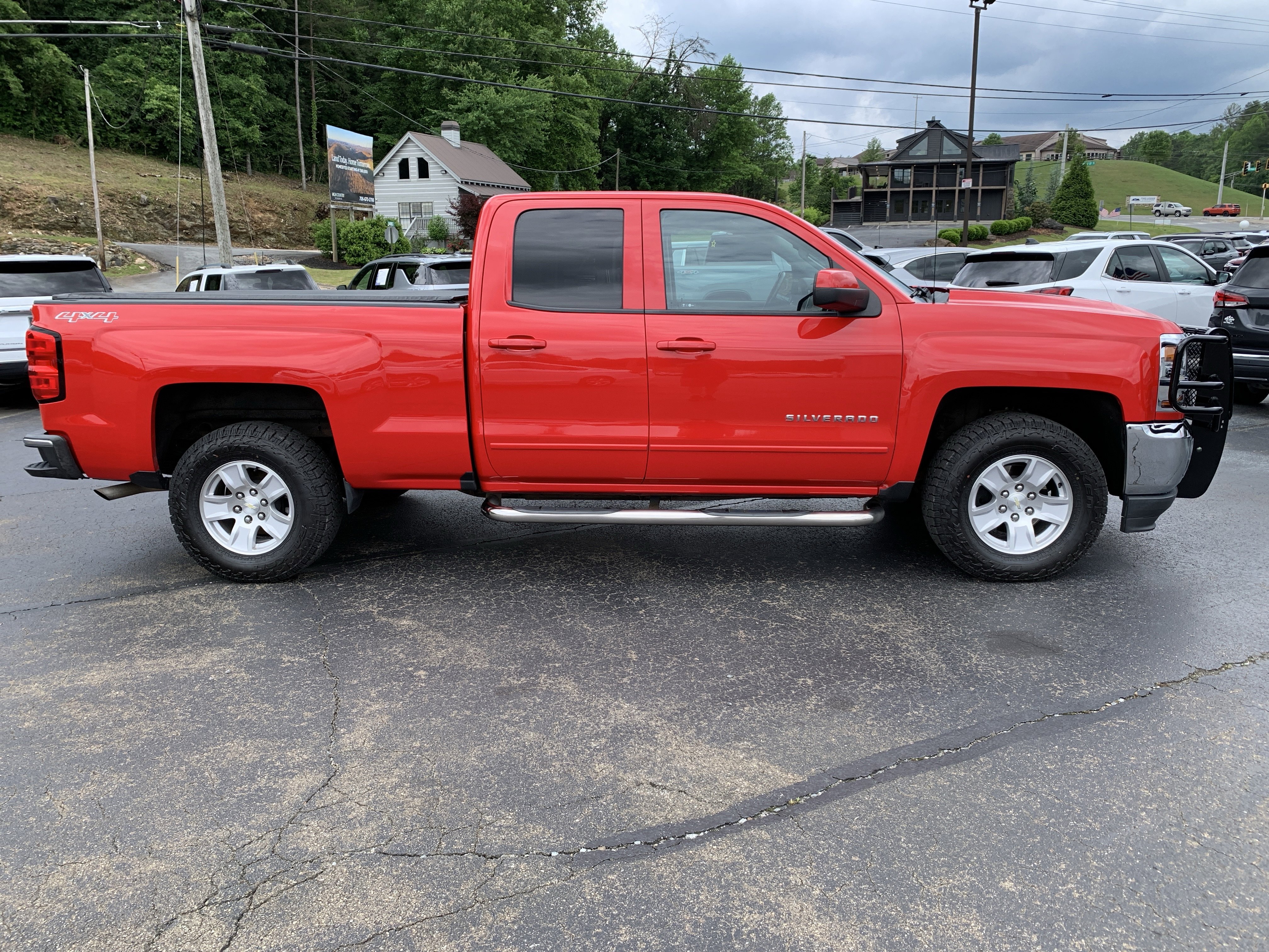 Used 2017 Chevrolet Silverado 1500 LT w/ All Star Edition AWD/4WD image 11