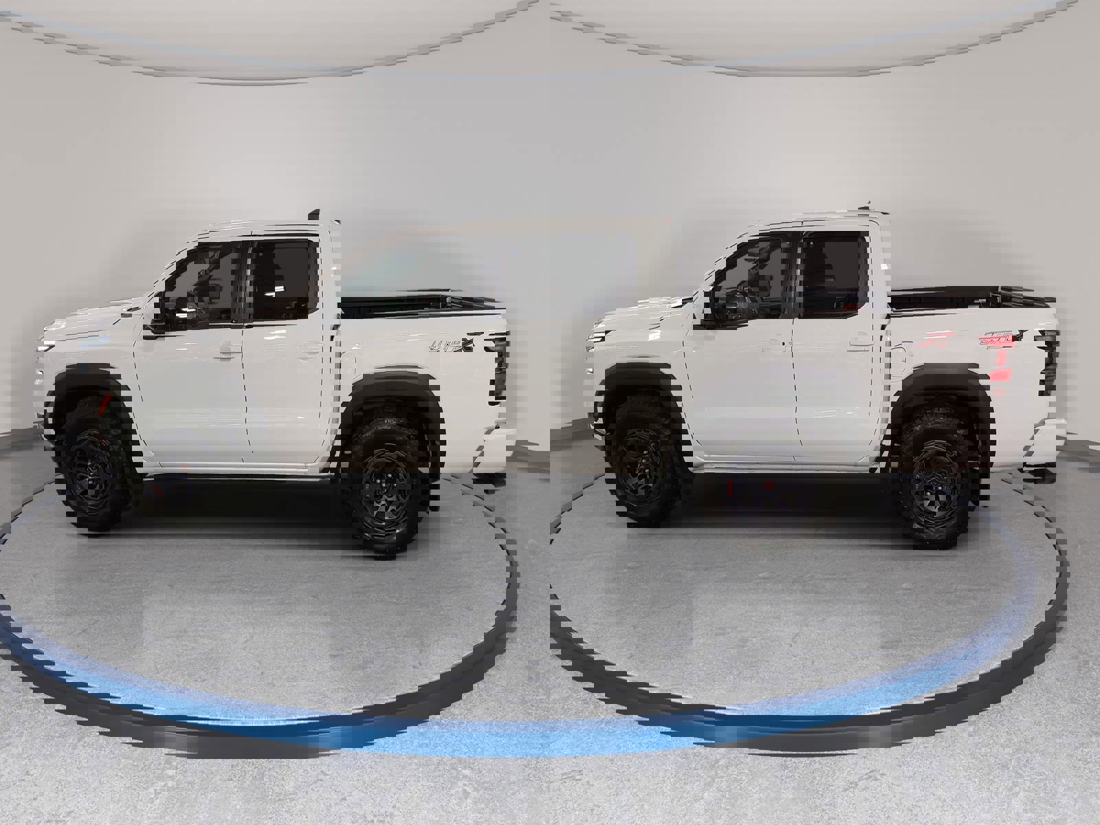 Used 2025 Nissan Frontier Pro-X image 8