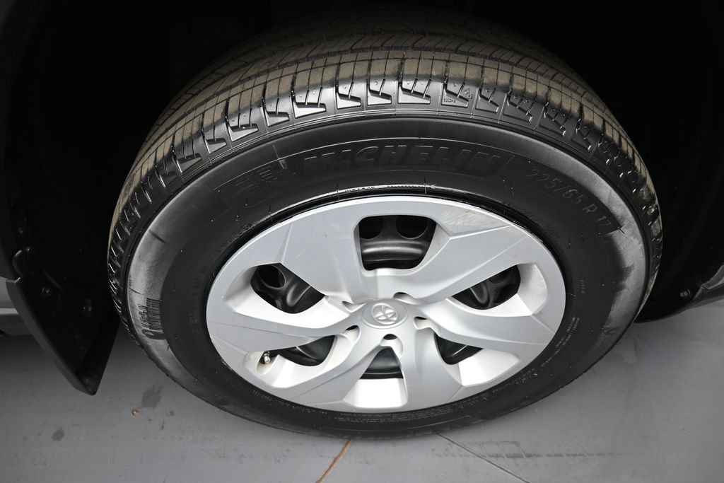 Certified 2024 Toyota RAV4 LE AWD/4WD image 13