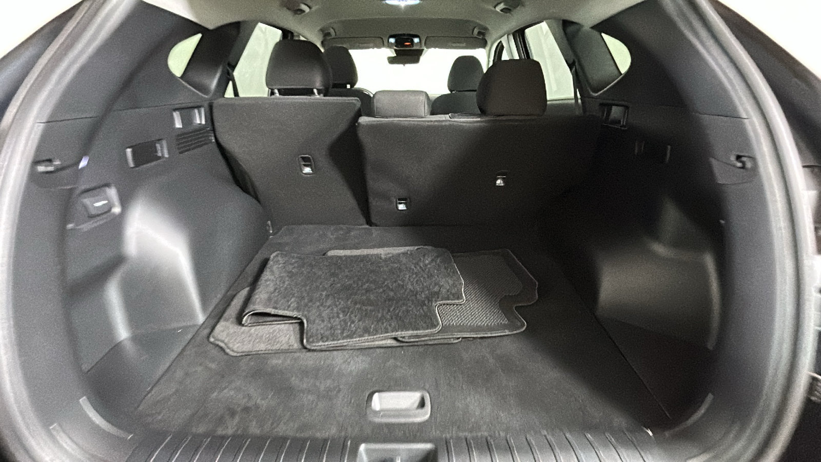 Used 2025 Hyundai Tucson SEL AWD/4WD image 34