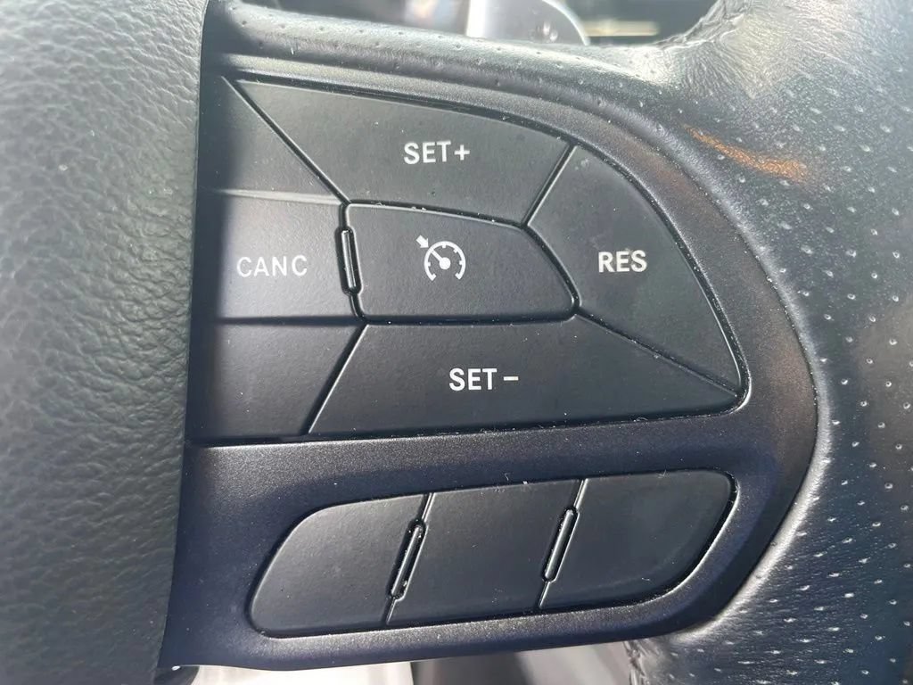 Used 2022 Dodge Durango R/T w/ Blacktop Package AWD/4WD image 19