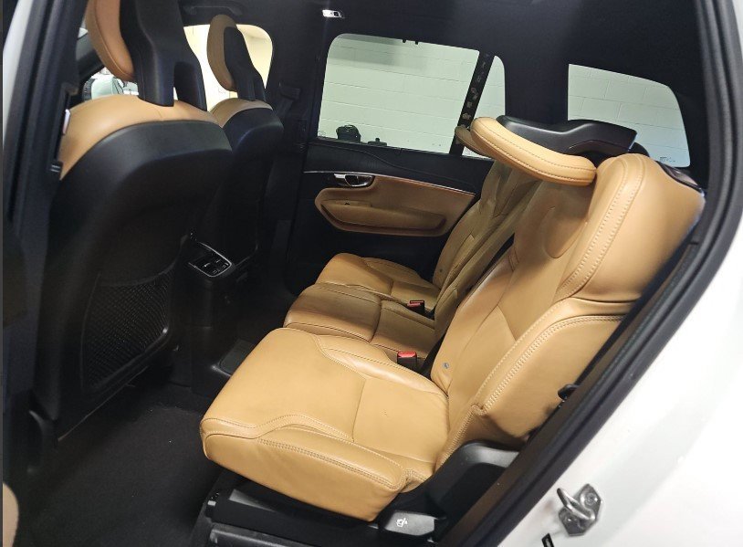 Used 2021 Volvo XC90 T8 Inscription w/ Advanced Package image 7