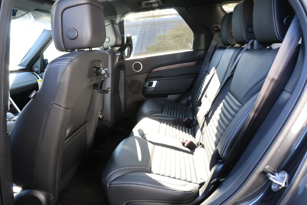 New 2026 Land Rover Discovery S AWD/4WD image 25