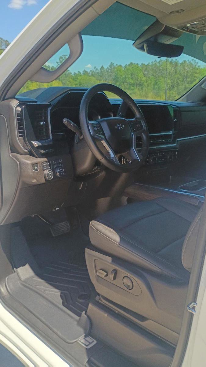 Used 2024 Chevrolet Silverado 2500 LTZ w/ LTZ Plus Package image 11