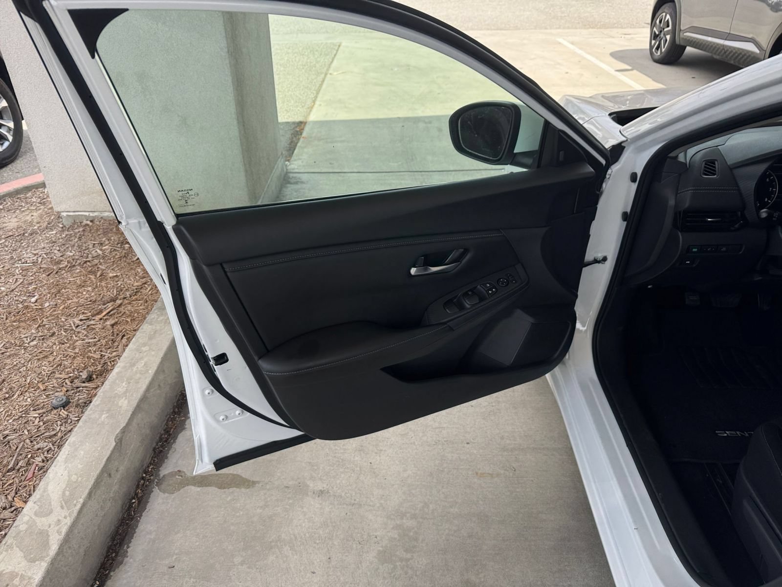 Used 2025 Nissan Sentra SV FWD image 15