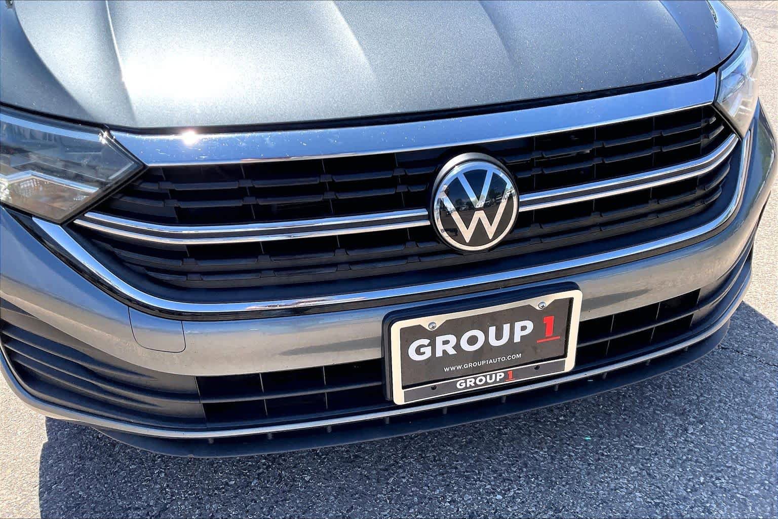 Used 2024 Volkswagen Jetta SE FWD image 29