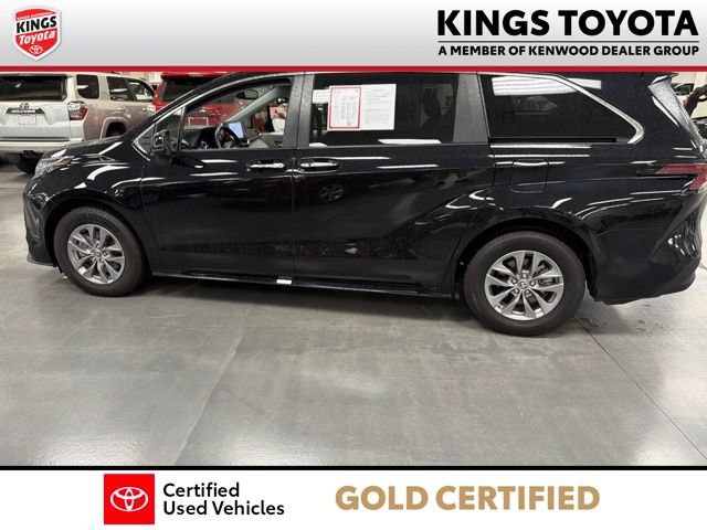 Used 2023 Toyota Sienna XLE FWD image 5