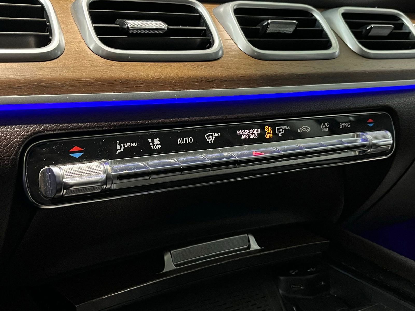 Used 2020 Mercedes-Benz GLE 350 4MATIC image 25