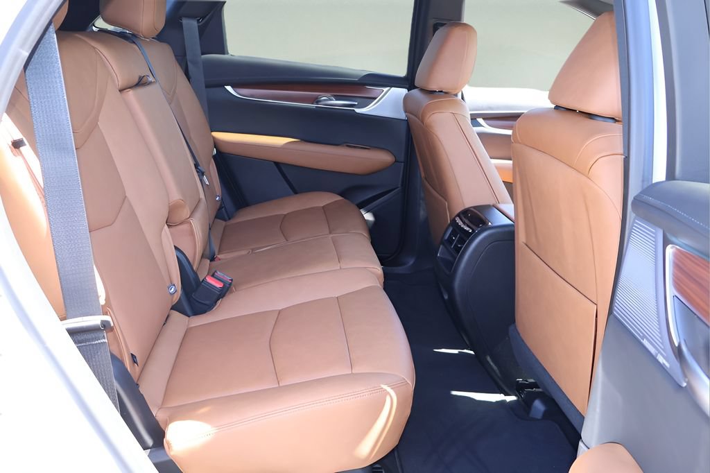New 2026 Cadillac XT5 Premium Luxury w/ Driver Assist Package FWD image 18