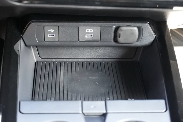 Used 2026 Toyota Prius Plug-In Hybrid FWD image 36