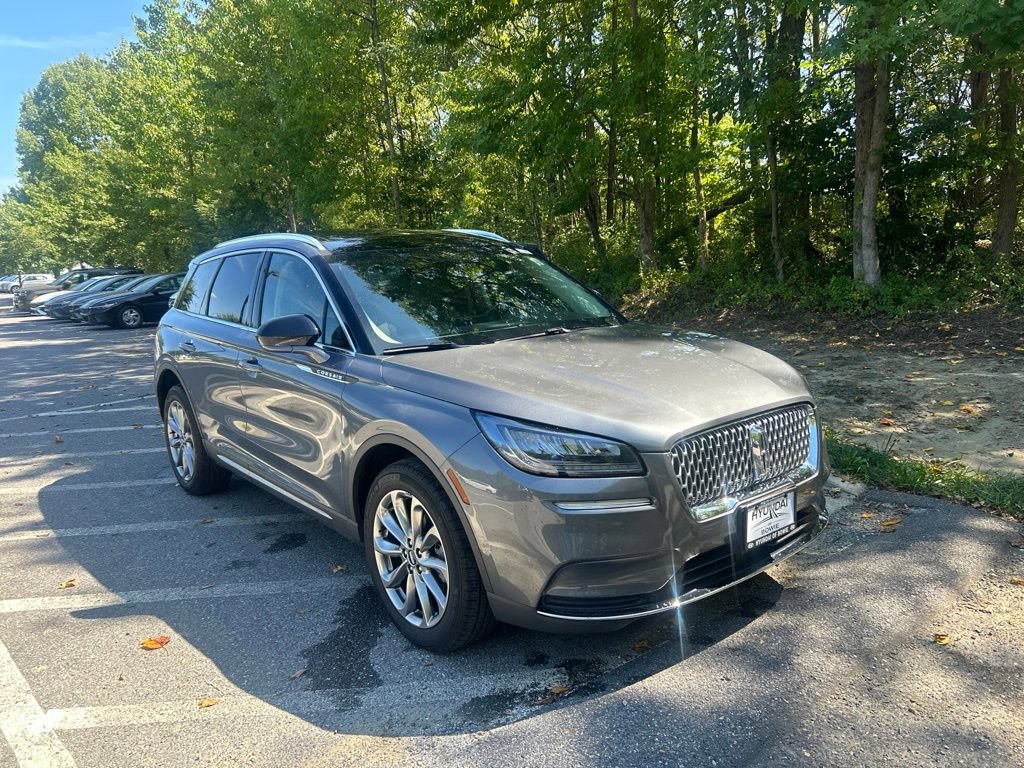 Used 2022 Lincoln Corsair AWD w/ Premium Package image 2