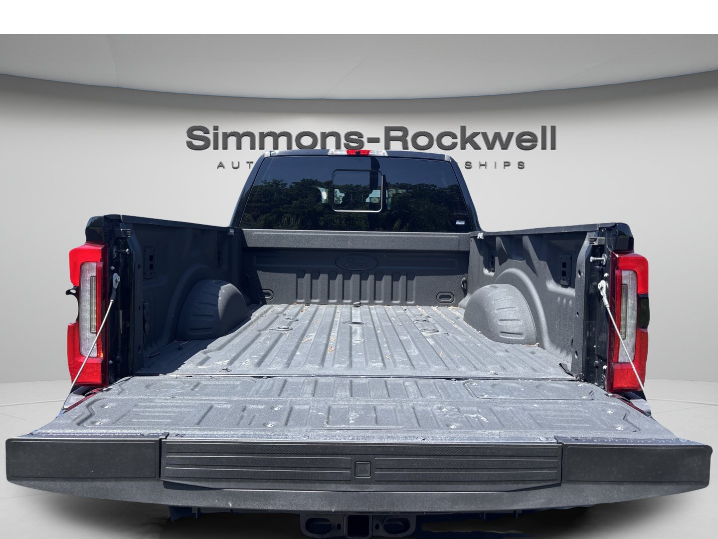 Used 2025 Ford F250 Platinum AWD/4WD image 8