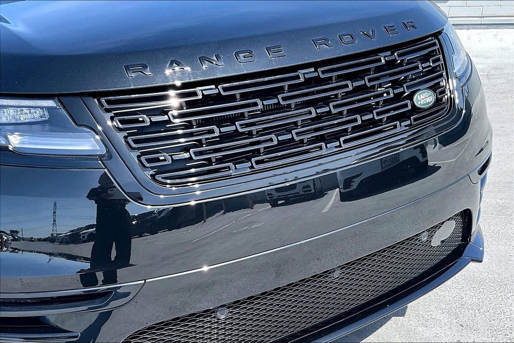 Used 2025 Land Rover Range Rover Velar Dynamic SE image 31