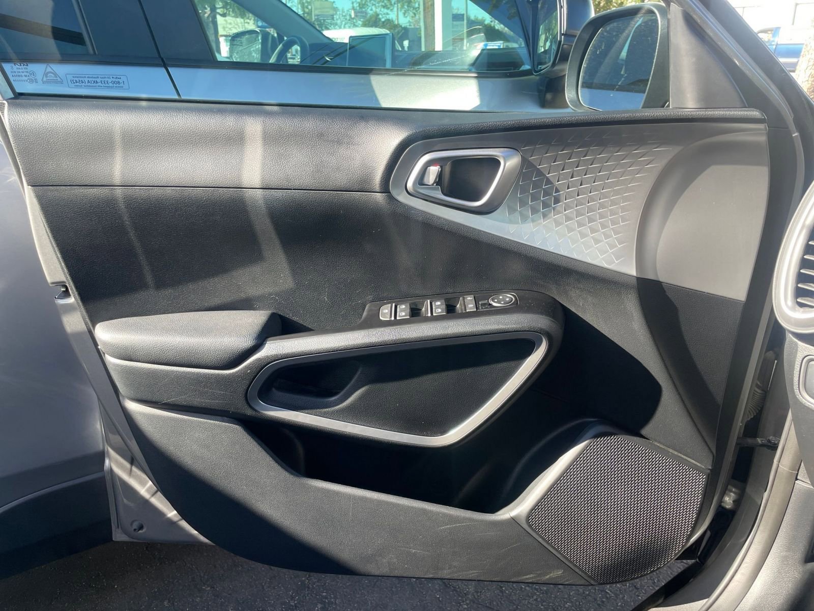 Used 2025 Kia Soul LX w/ LX Technology Package image 20