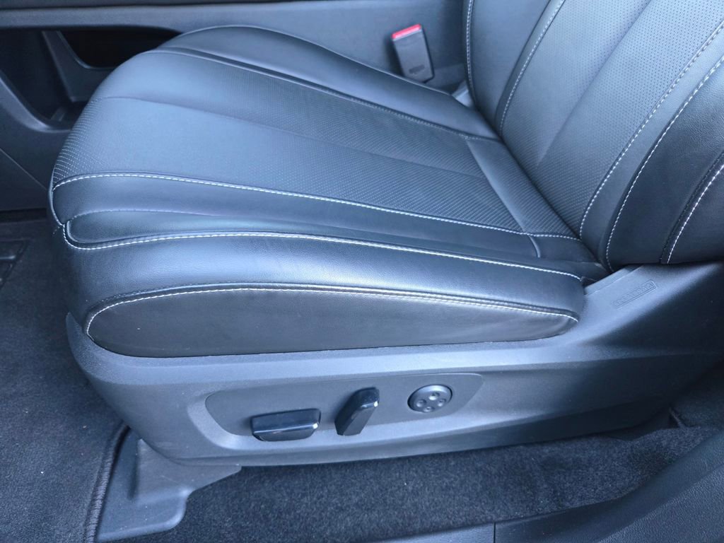 Certified 2025 INFINITI QX60 Luxe w/ Black Edition image 14