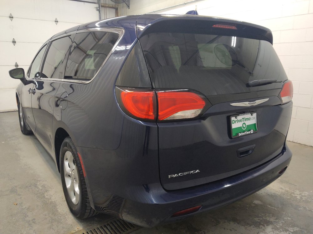 Used 2017 Chrysler Pacifica LX w/ Tire & Wheel Group FWD image 5
