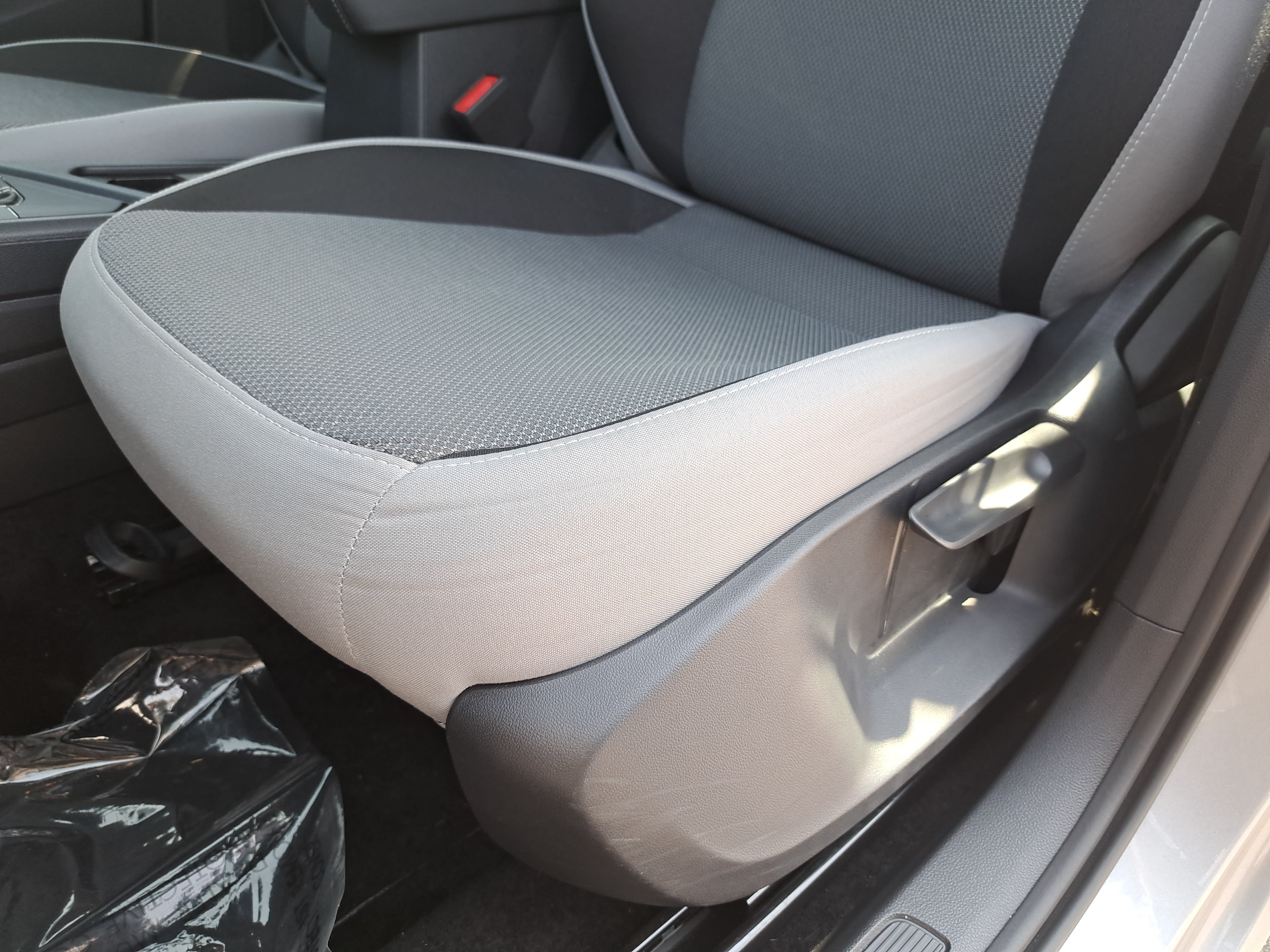 Certified 2024 Volkswagen Taos S FWD image 29