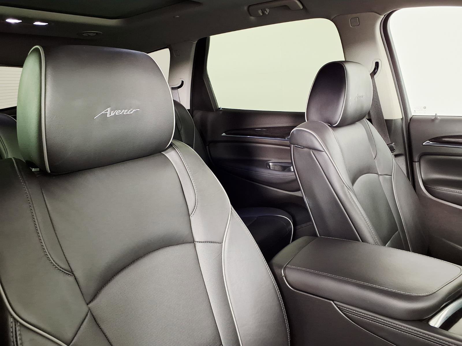 Used 2021 Buick Enclave Avenir w/ Avenir Technology Package FWD image 10
