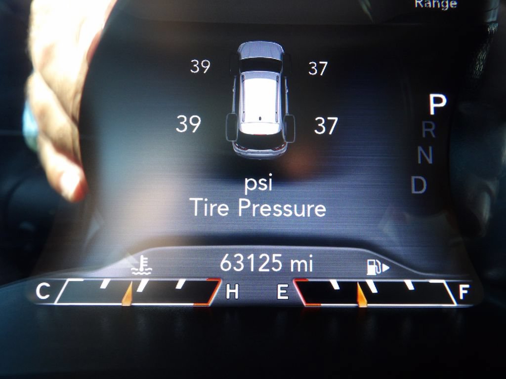 Used 2021 Jeep Cherokee Latitude Lux w/ Comfort/Convenience Group FWD image 17
