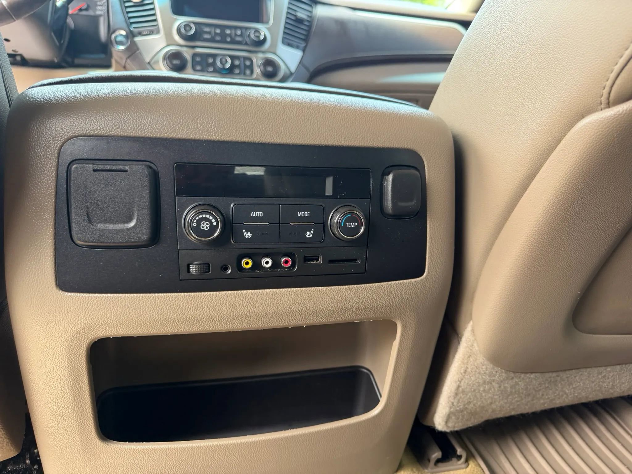 Used 2015 Chevrolet Tahoe LTZ AWD/4WD image 15