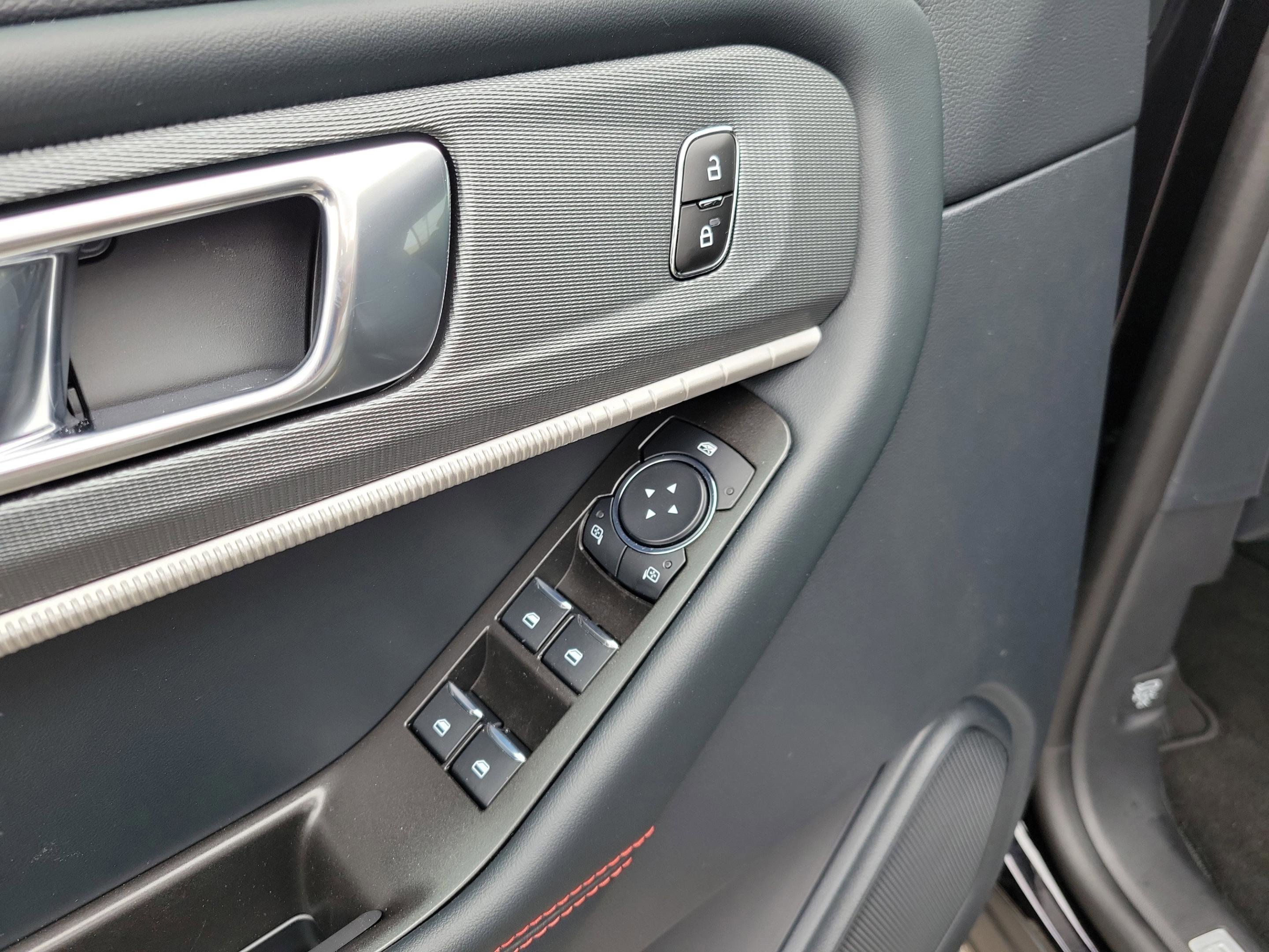 New 2026 Ford Explorer ST-Line image 7