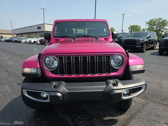 Used 2024 Jeep Gladiator Sport AWD/4WD image 11