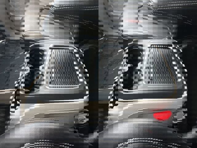 Used 2023 Chrysler Pacifica Touring-L image 35