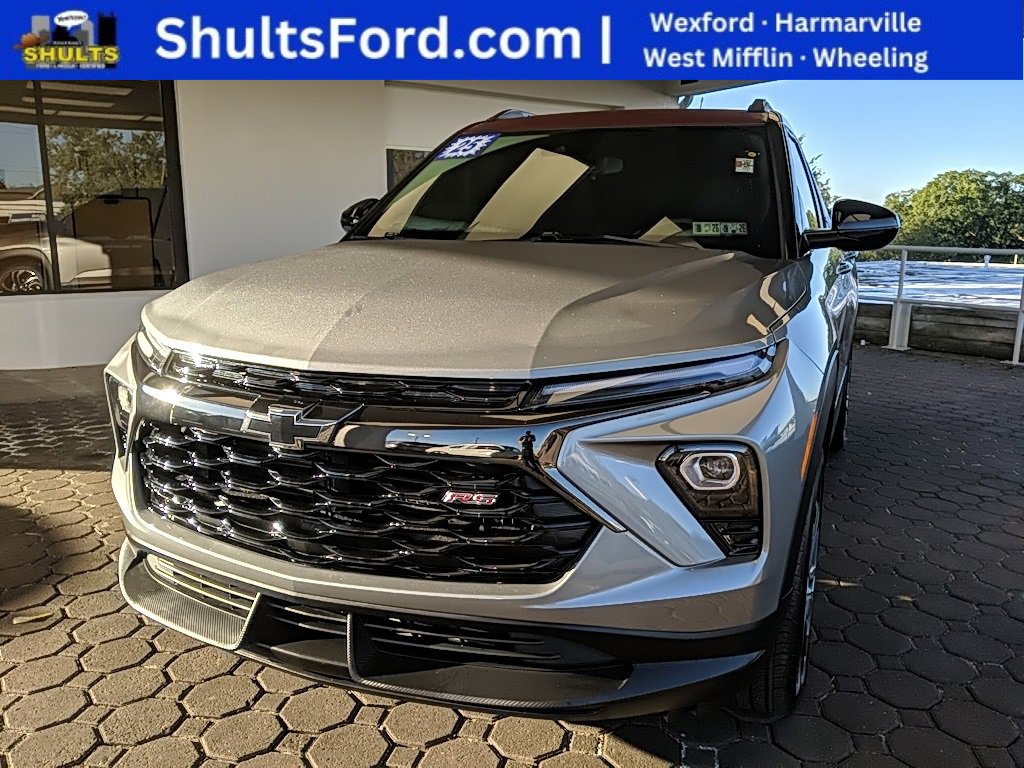 Used 2025 Chevrolet TrailBlazer RS w/ Driver Confidence Package image 1