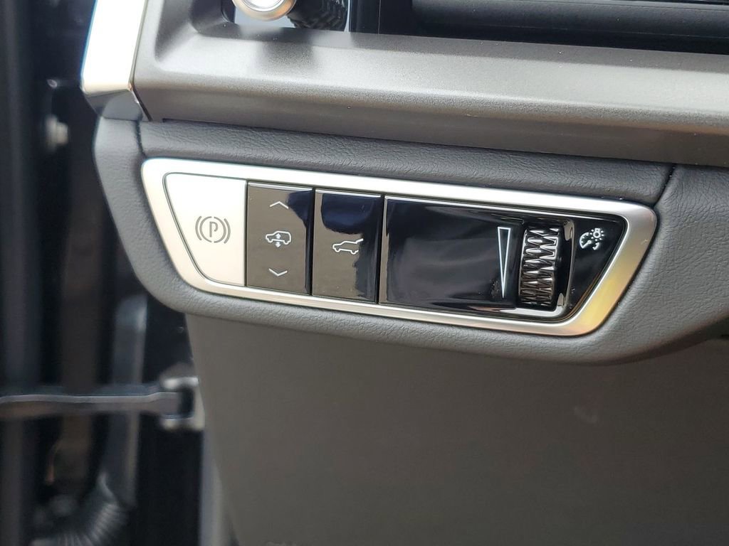 New 2026 Cadillac Vistiq Platinum image 17