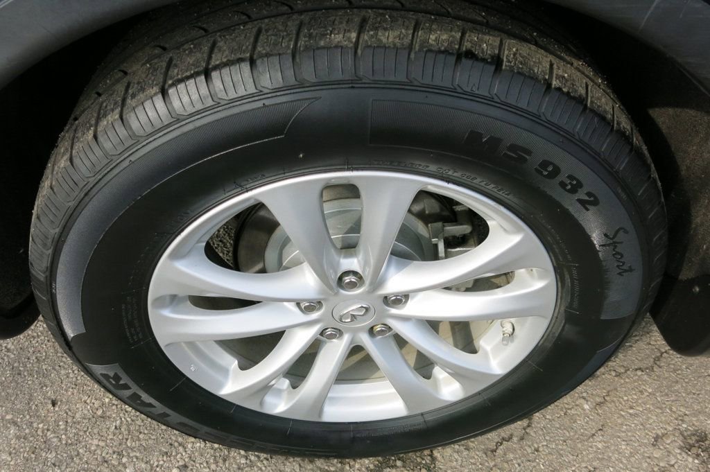 Used 2016 INFINITI QX70 AWD image 32