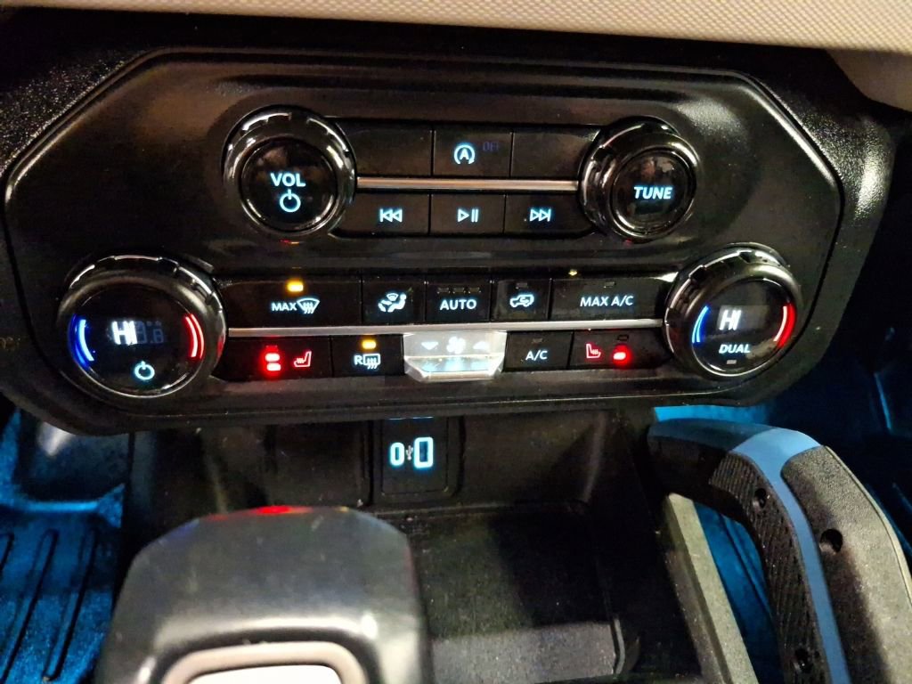 Used 2023 Ford Bronco Wildtrak image 28