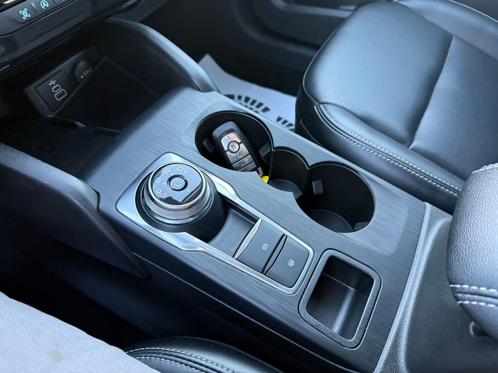 Used 2025 Ford Escape Platinum image 28