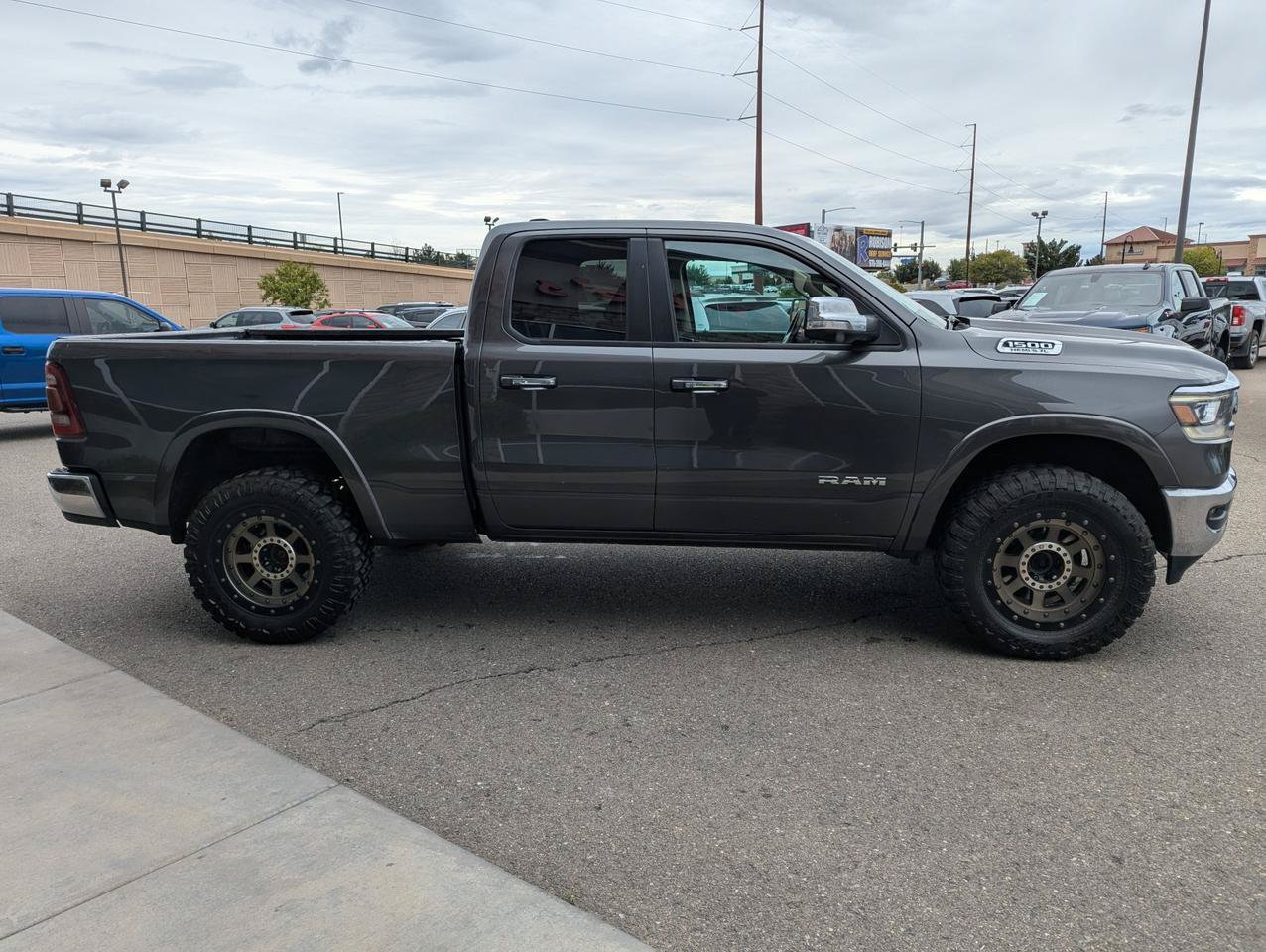 Used 2019 RAM 1500 Laramie AWD/4WD image 6